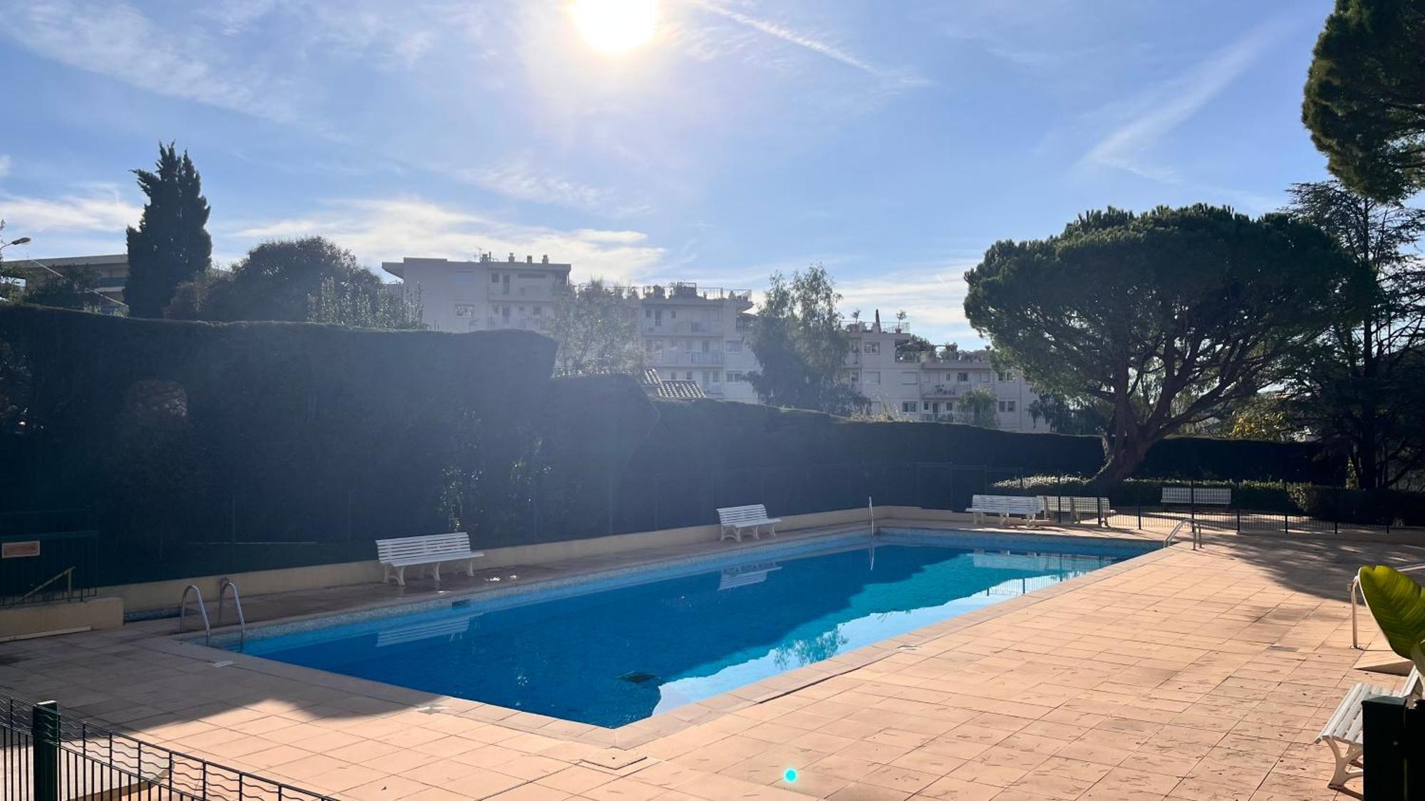 L'Azur - Apt De Standing - Piscine - Parking Le Cannet Luaran gambar
