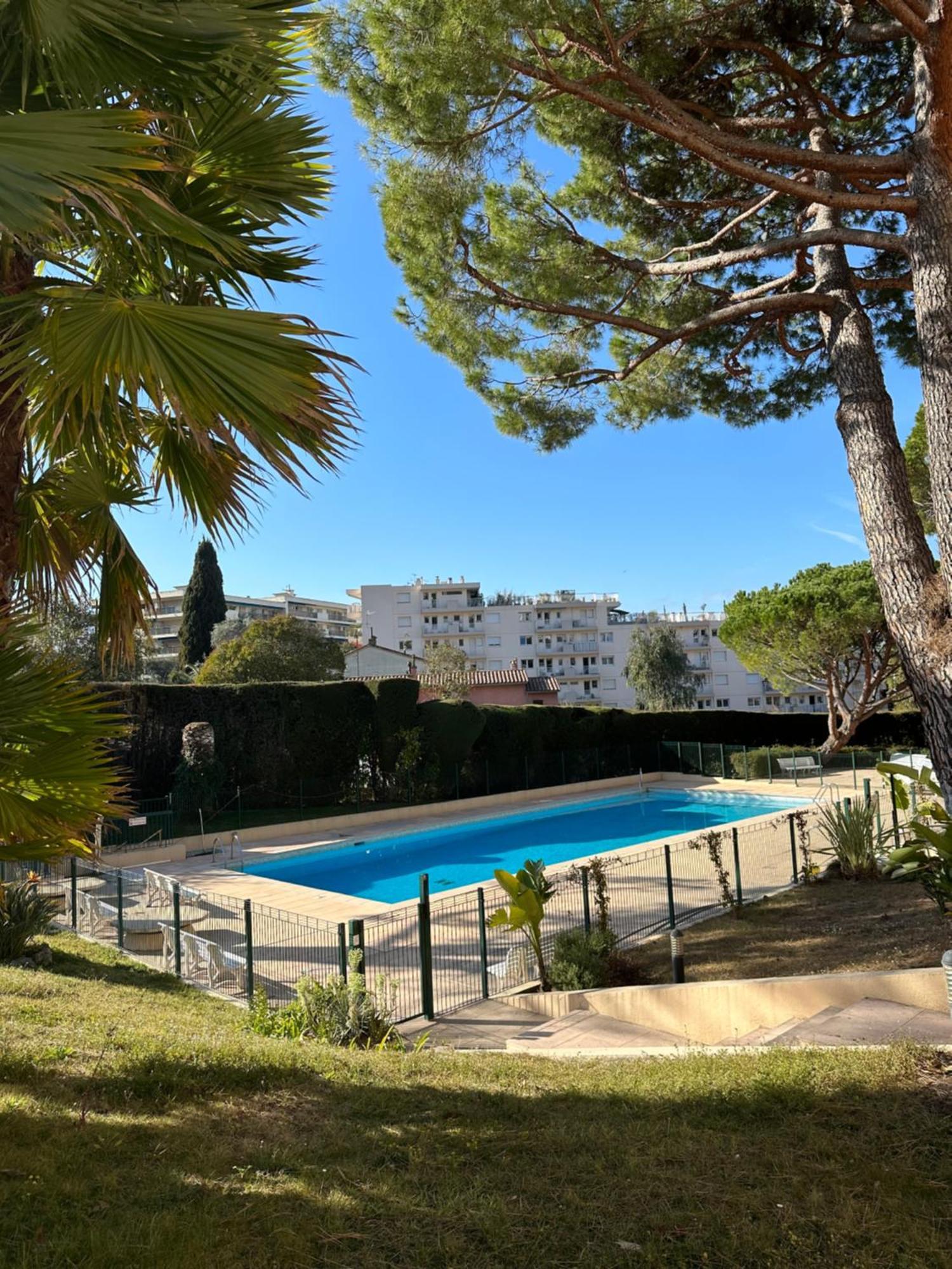 L'Azur - Apt De Standing - Piscine - Parking Le Cannet Luaran gambar